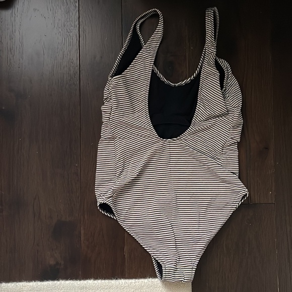 Pez D’Or Maternity Swimsuit - Picture 5 of 9